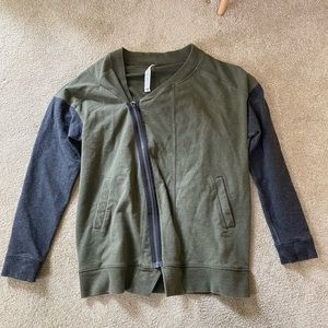 LULULEMON GREEN AND GRAY ZIP UP SWEATSHIRT JACKET